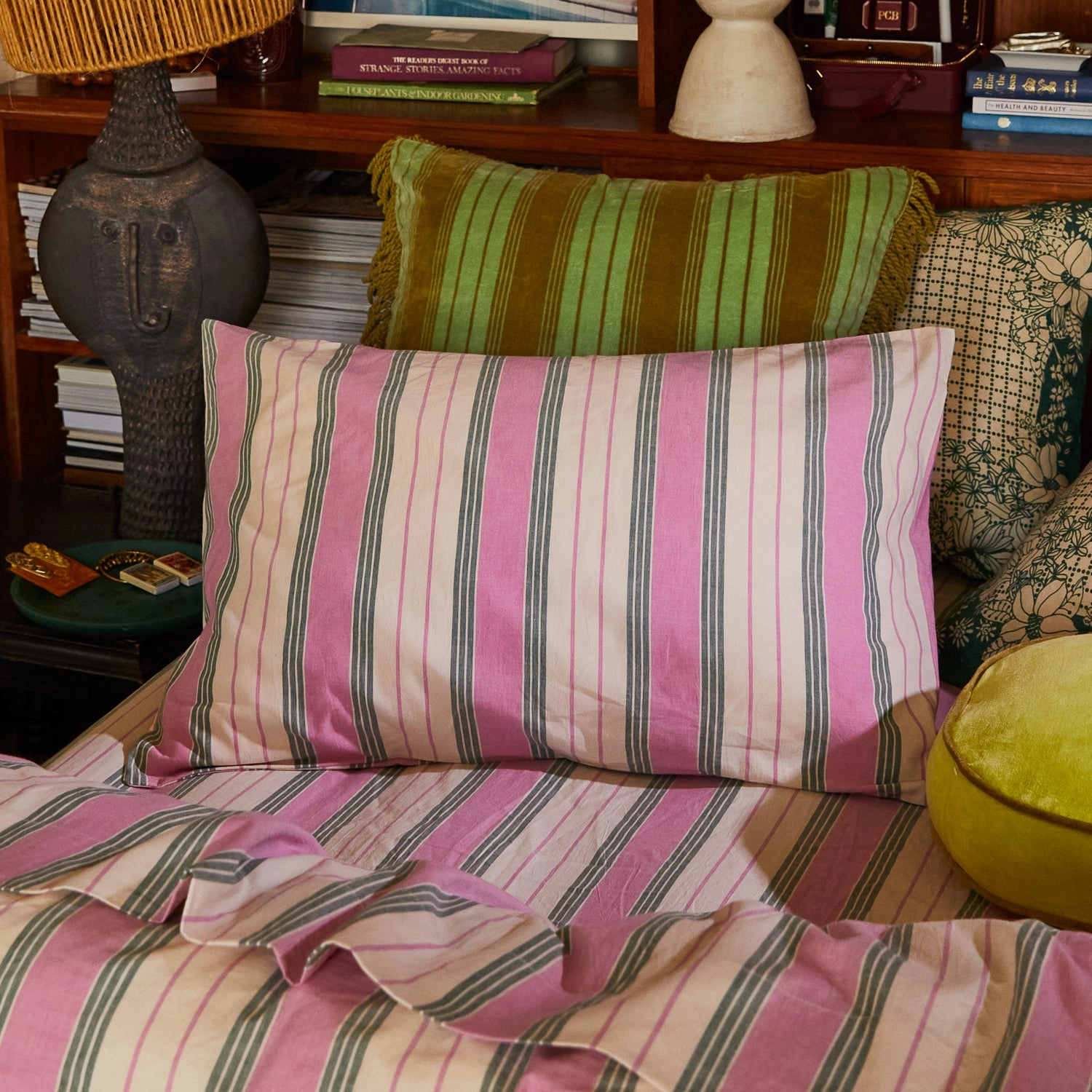 Brigitte Cotton Pillowcase Set - Fuchsia