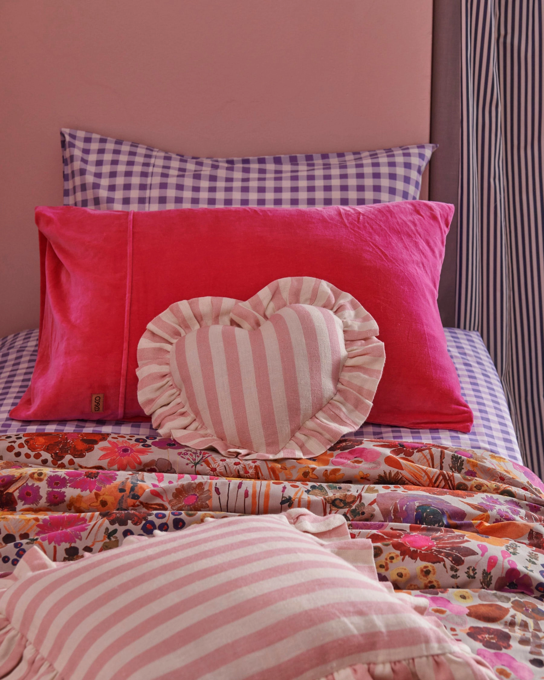 Bubblegum Velvet Pillowcase