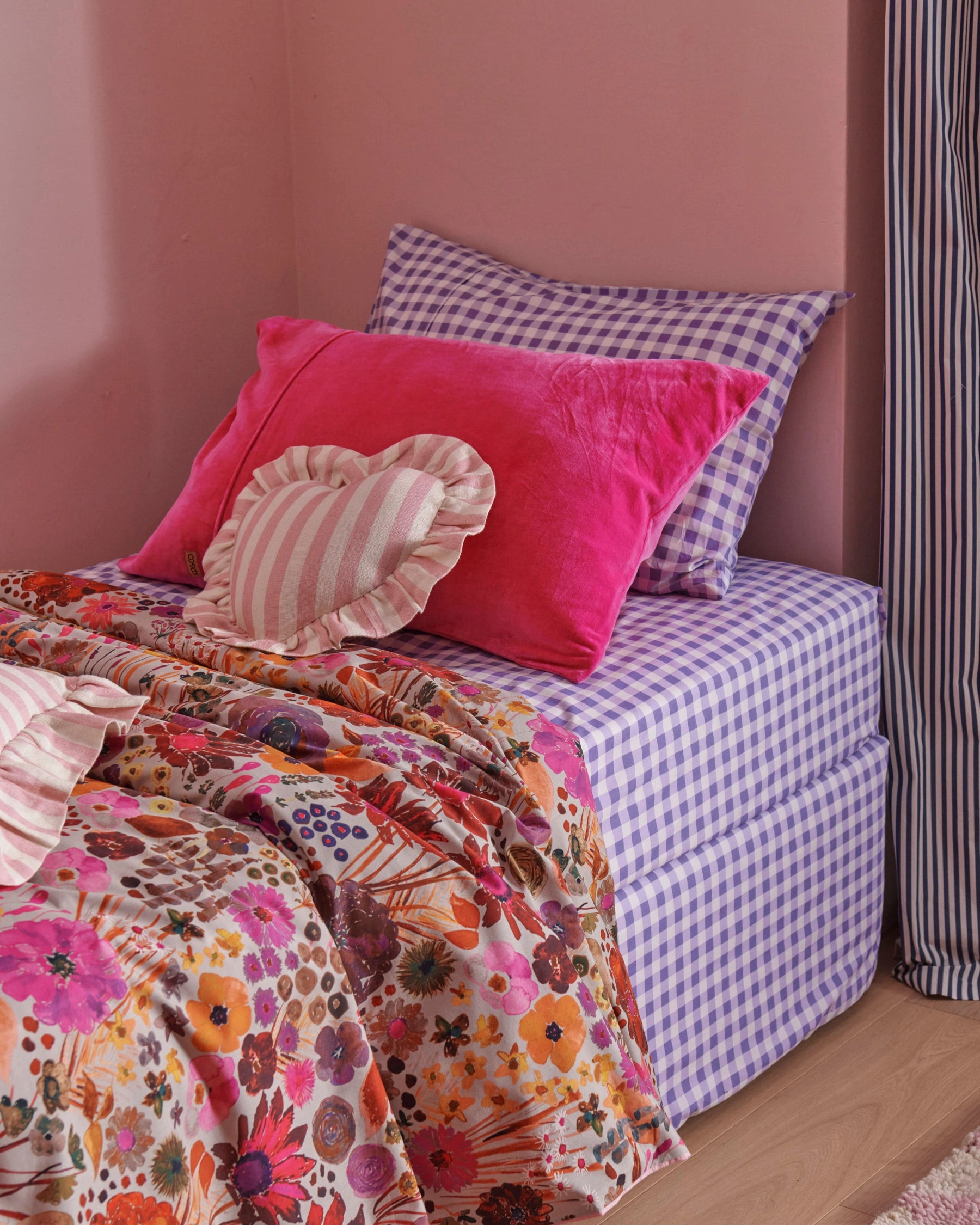 Bubblegum Velvet Pillowcase