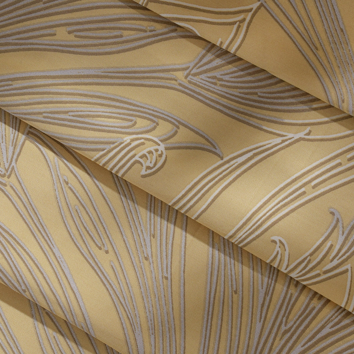 Classical Ornate Baroque Feathering Bed Sheet with Pillow Case Gold