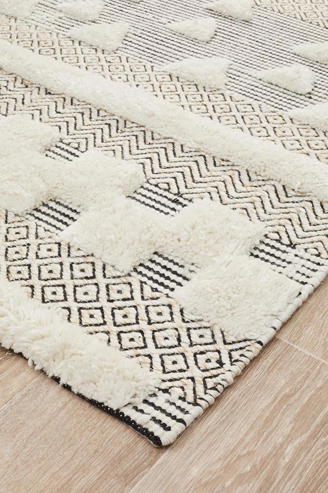 Miller 733 Rug (Ivory) by Rug Culture