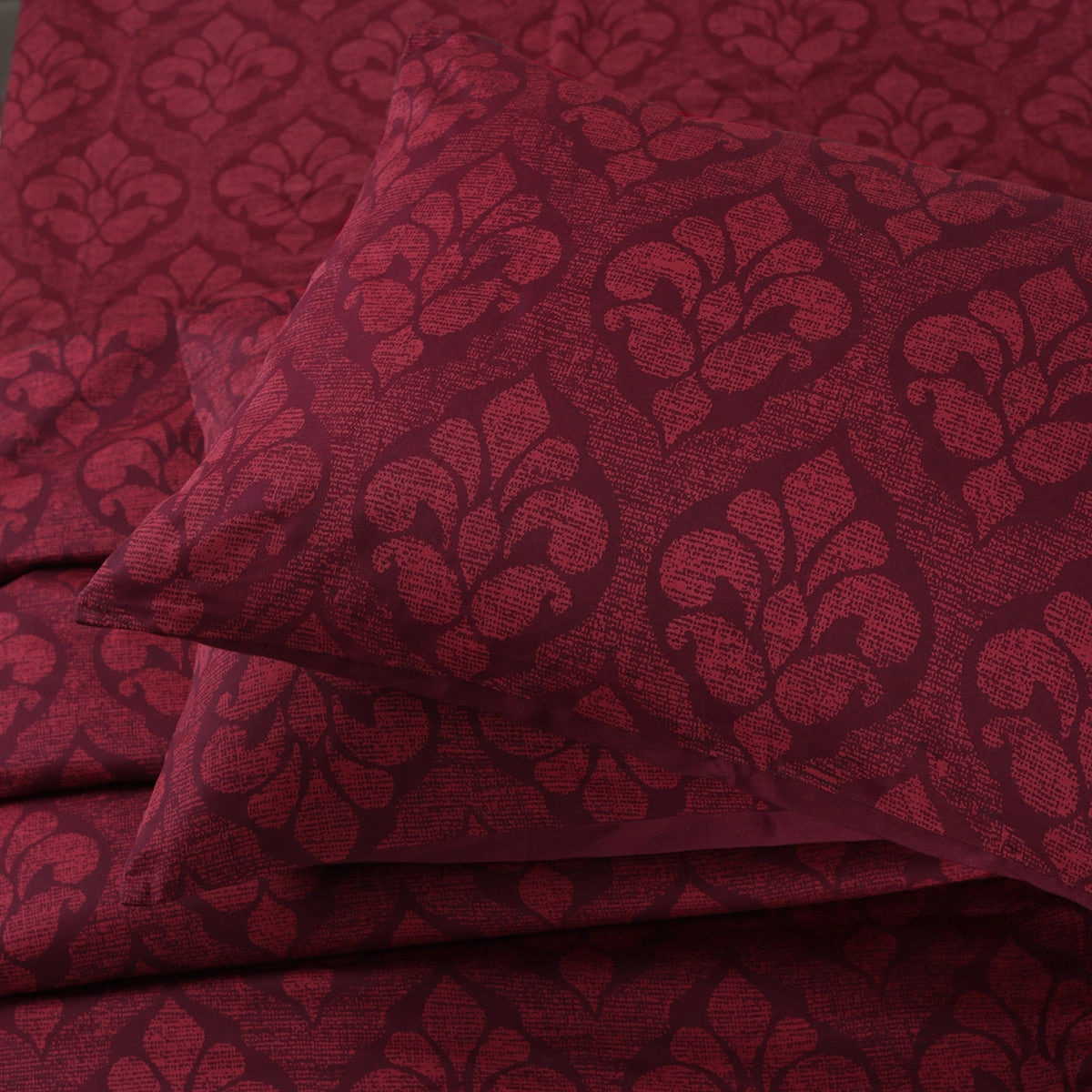 Royal Botanic Diamond Festivity 200 TC Red 100% Cotton Bed Sheet With Pillow Case