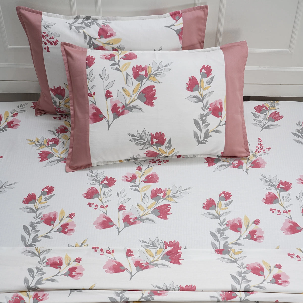 Royal Botanic Floral Leaves Print 200 TC  Multi 100% Cotton Bed Sheet With Pillow Case