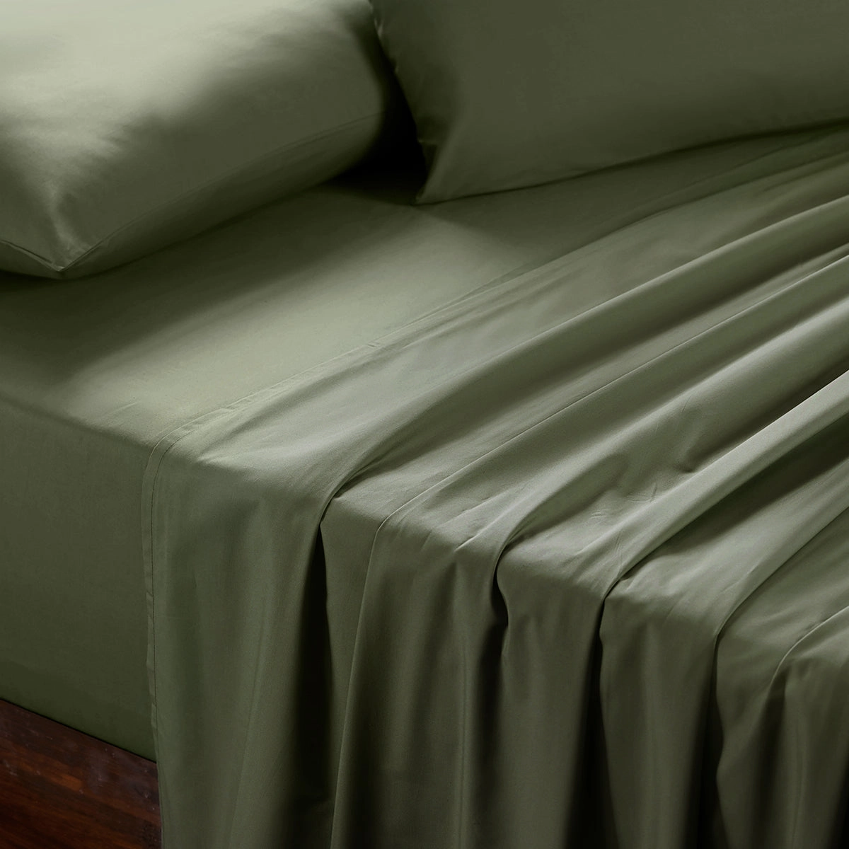Slumber Plain Easy Care Percale 100% Cotton Green Crisp Bed Sheet with Pillow Case
