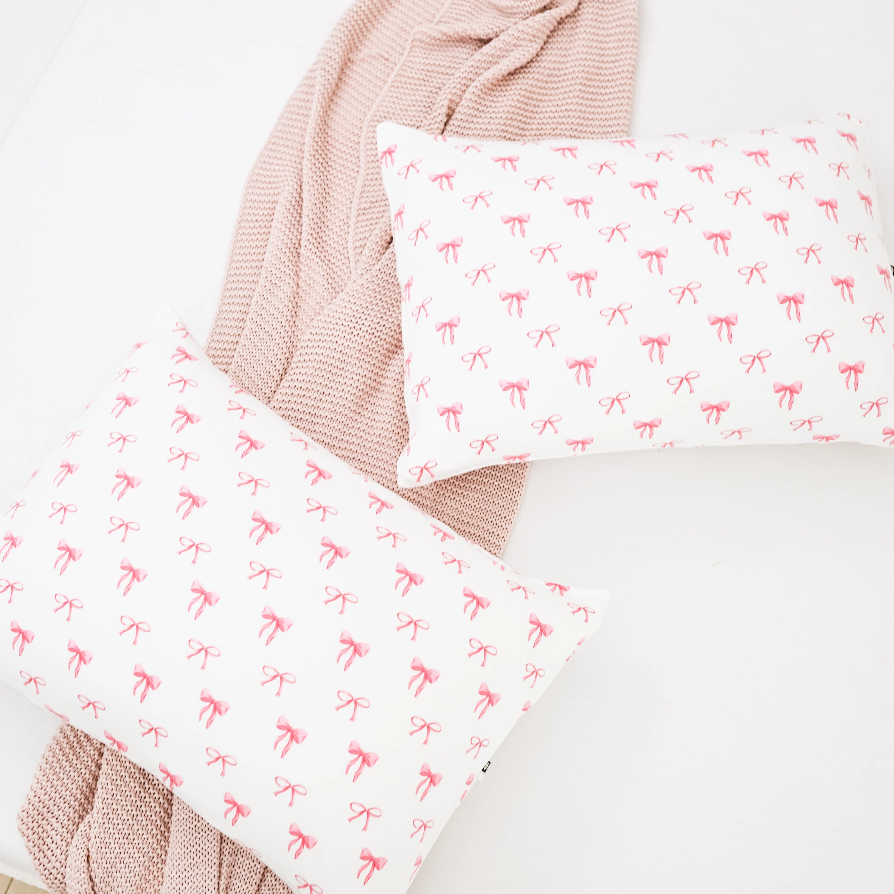 Standard Pillowcase in Bow
